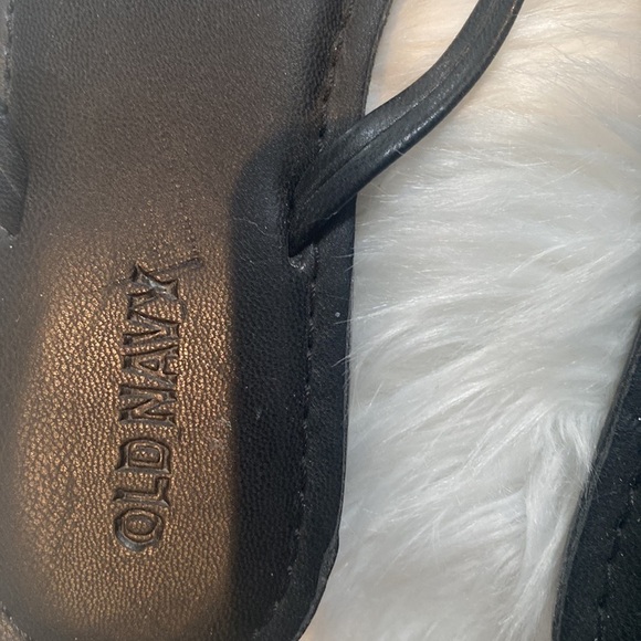 Old Navy black size 6 slide on sandal - Picture 2 of 3
